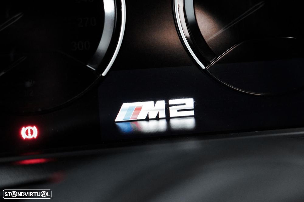 BMW M2 Auto - 12