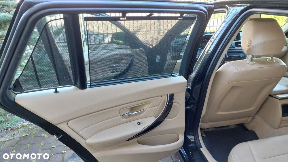 BMW Seria 3 318d DPF Touring Edition Sport - 34