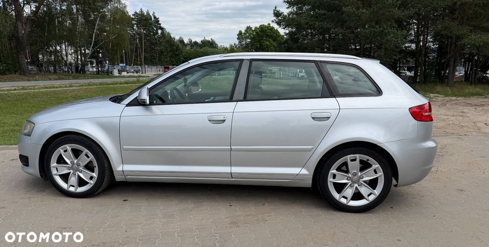 Audi A3 Sportback - 1