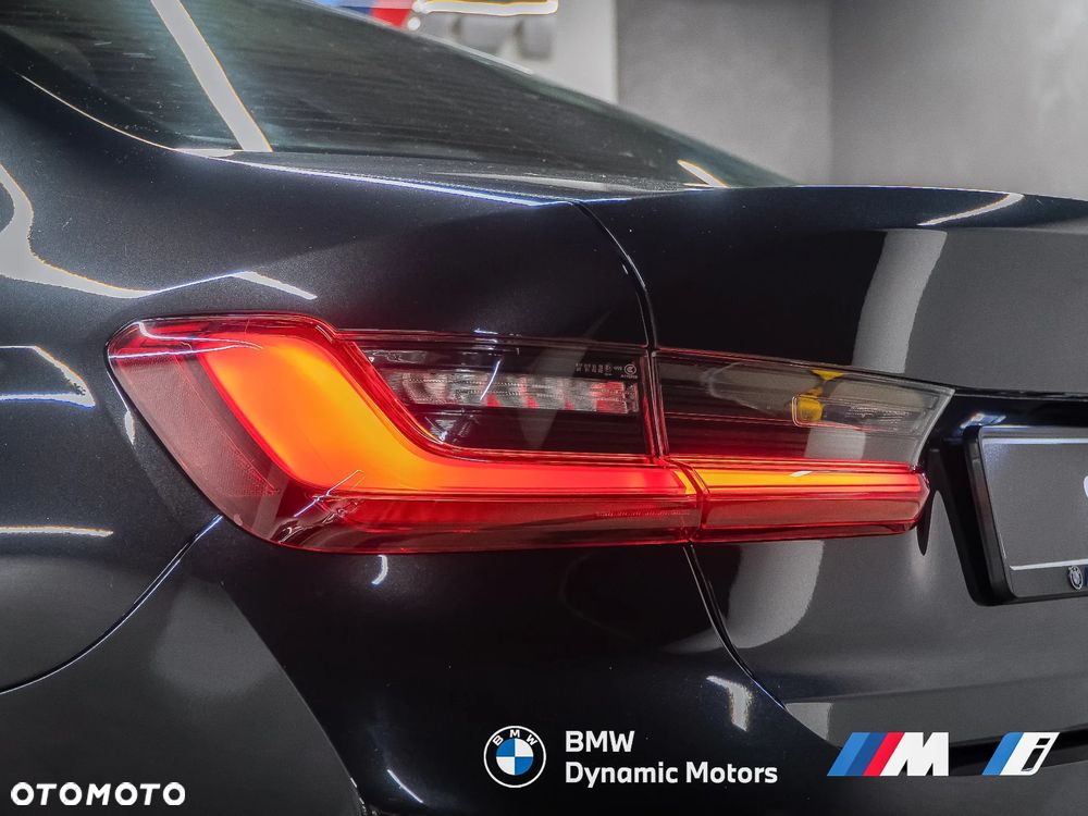 BMW Seria 3 318i M Sport - 12