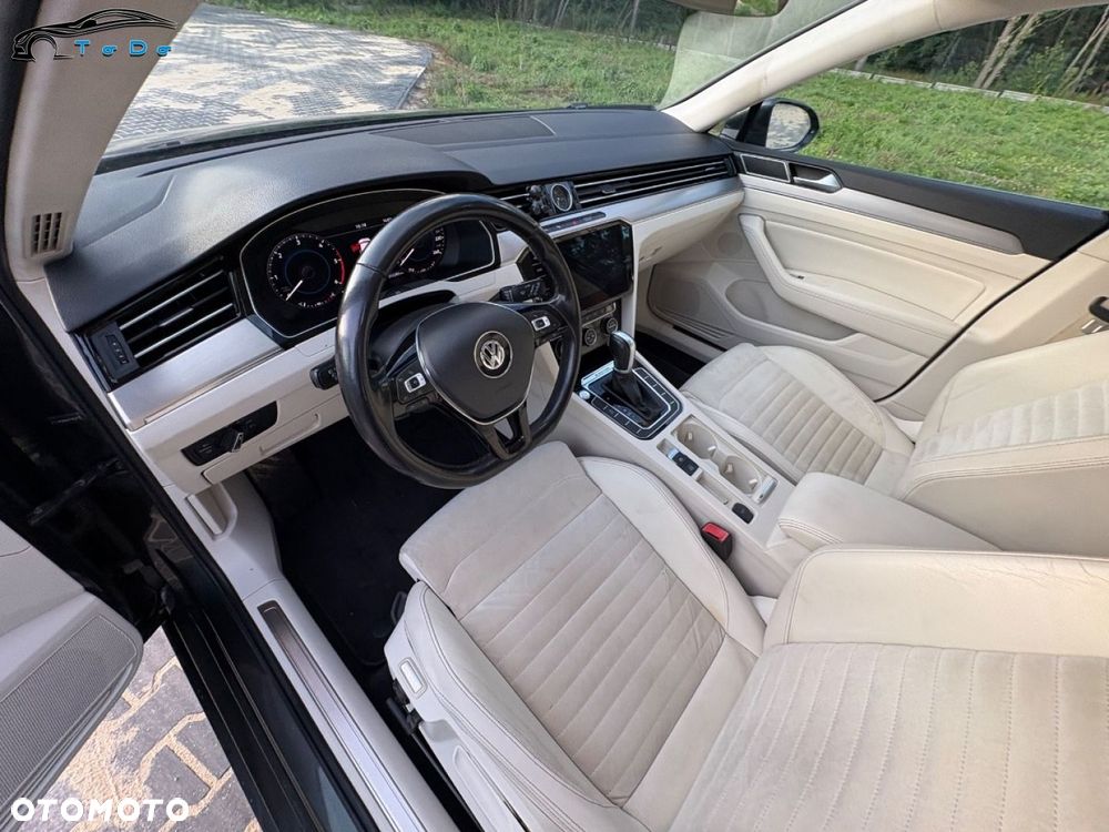 Volkswagen Passat Variant 2.0 TDI SCR 4Motion DSG Highline - 25