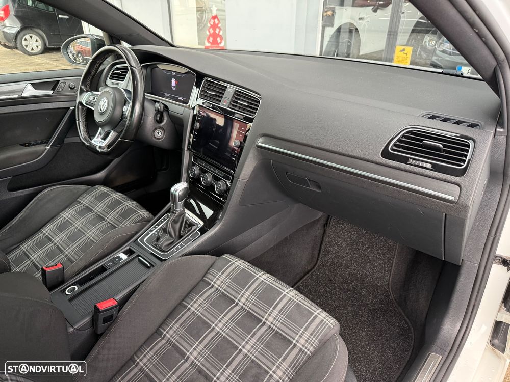 VW Golf 2.0 TDi GTD DSG - 17
