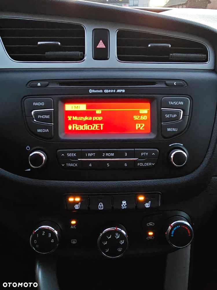 Kia Ceed 1.4 CVVT Fifa World Cup Edition - 21