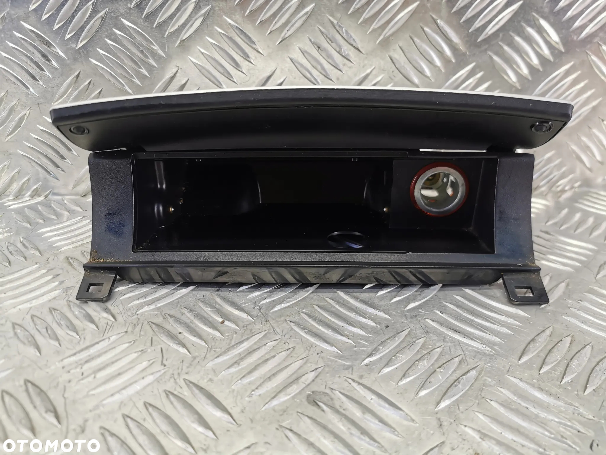 VW TOUAREG 7P 10-18R SCHOWEK POPIELNICZKA SRODKOWA 7P2857961 - 3