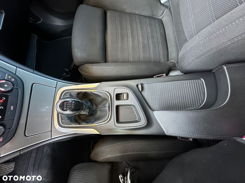 Opel Insignia - 28