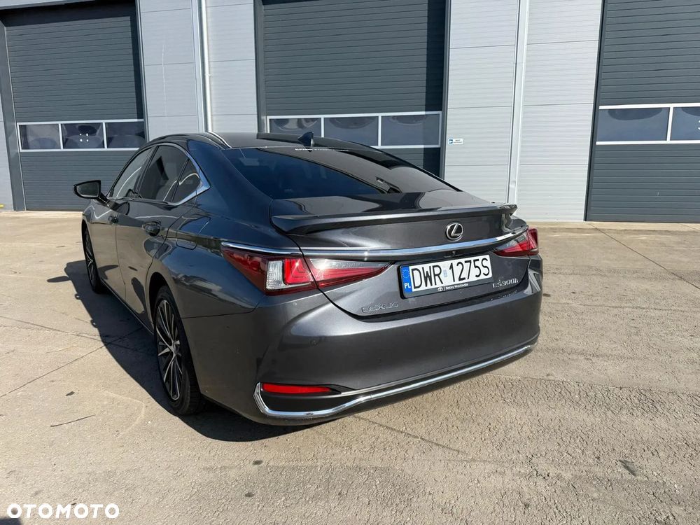 Lexus ES - 8