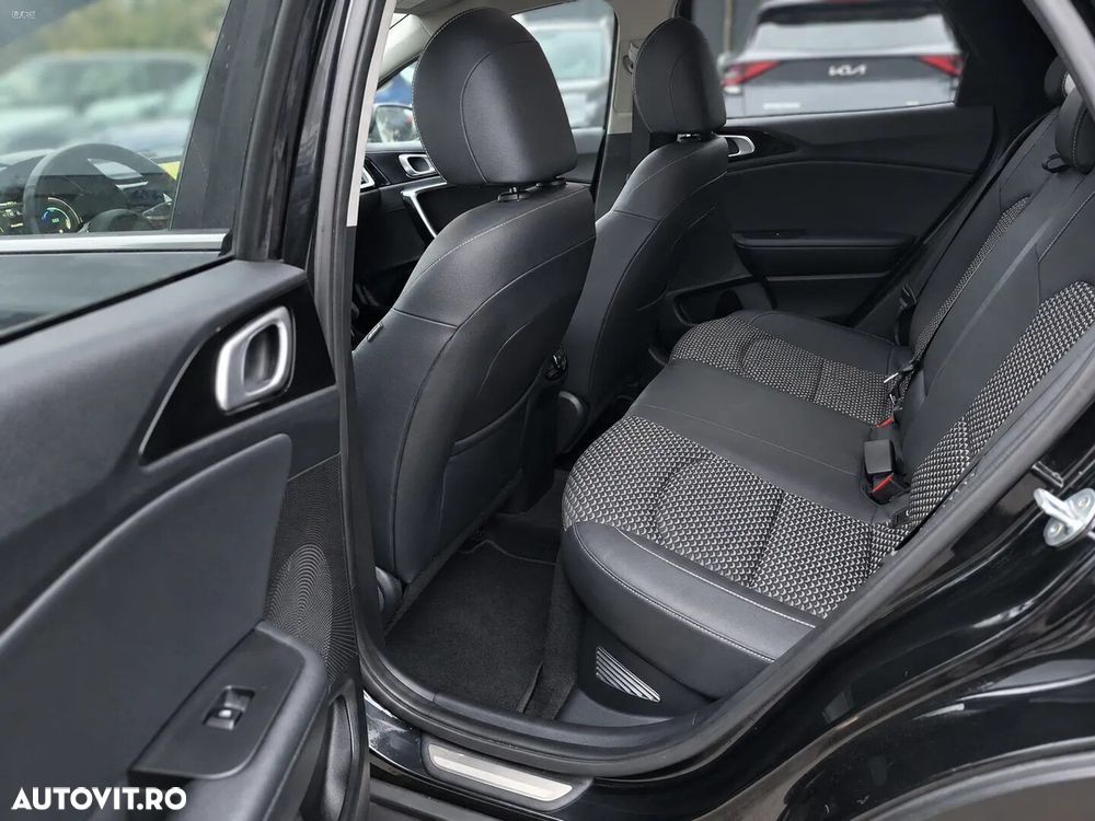 Kia XCeed - 23