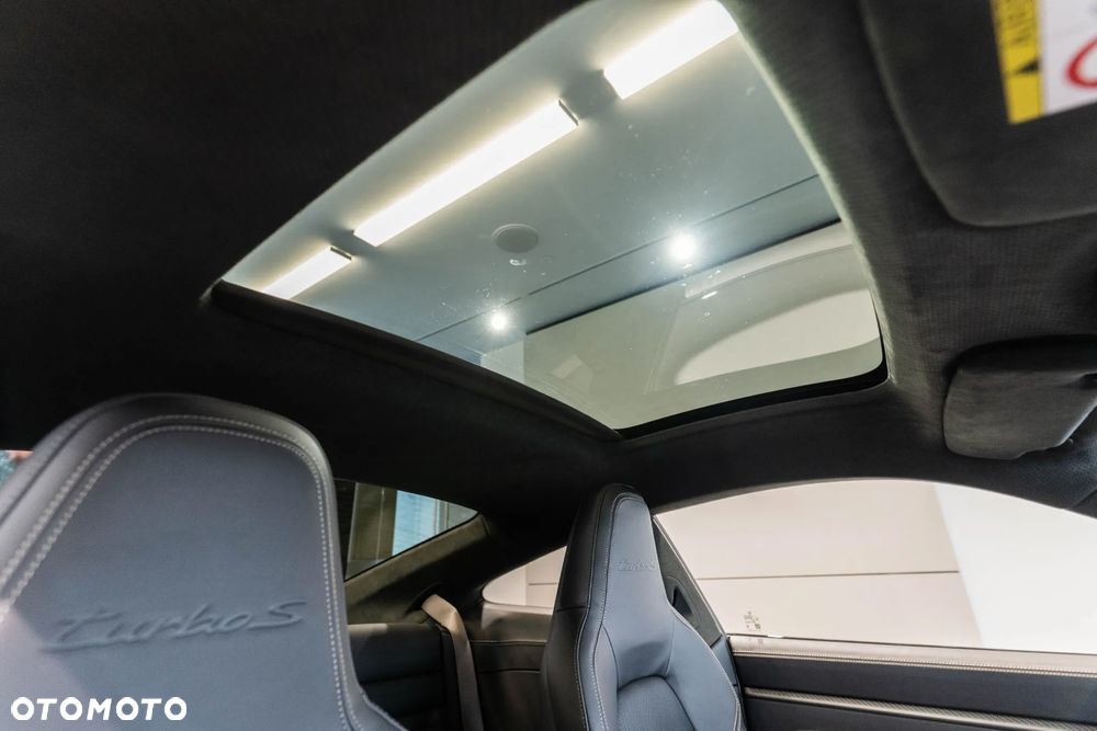 Porsche 911 Turbo S - 33