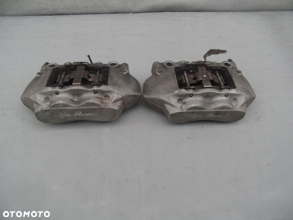 ZACISK HAMULCOWY PRAWY LEWY PRZÓD ALFA ROMEO 159 BREMBO - 2
