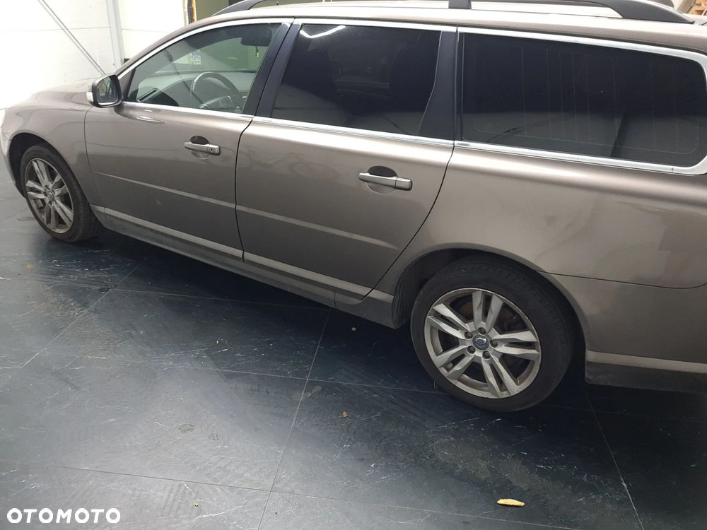 Volvo V70 2.4D Summum - 31