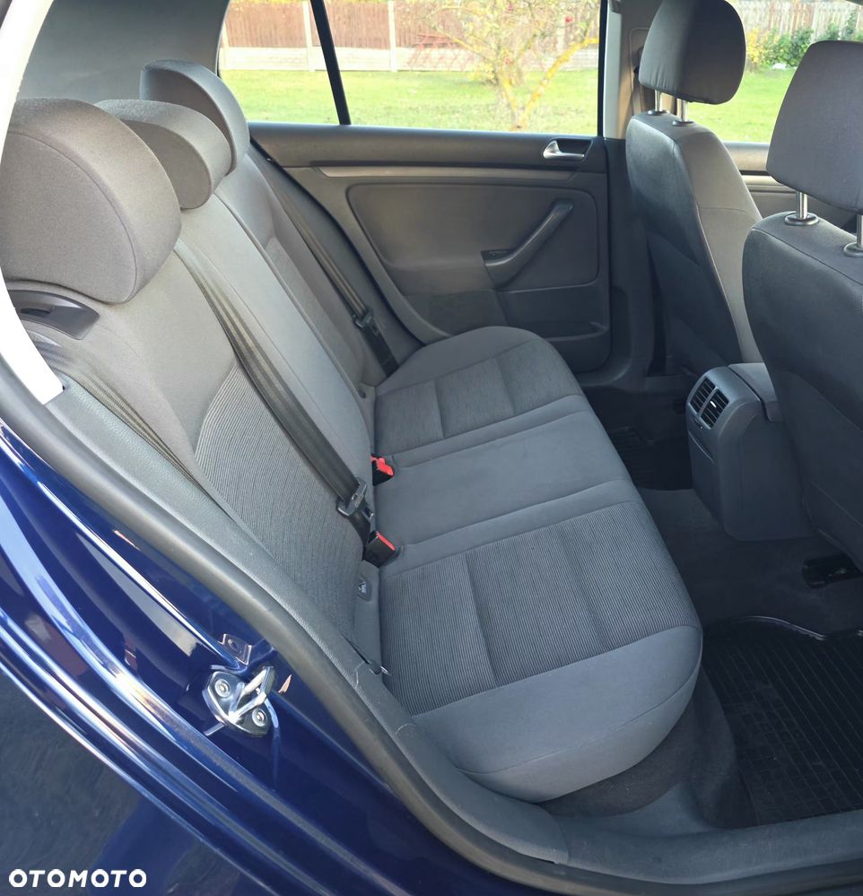 Volkswagen Golf - 27