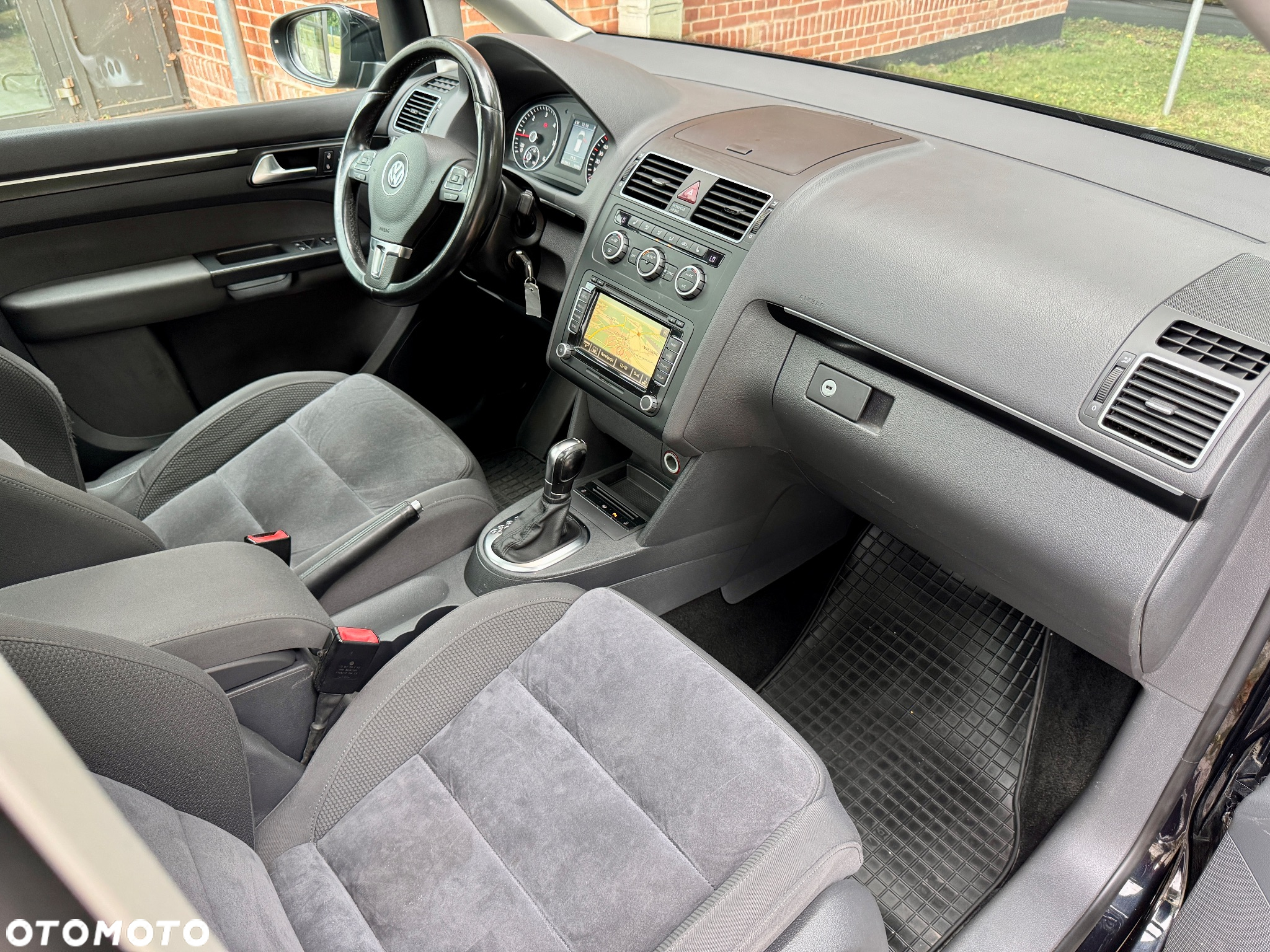 Volkswagen Touran 2.0 TDI DPF Highline DSG - 32