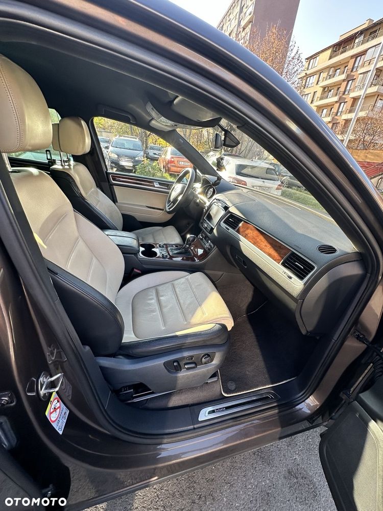 Volkswagen Touareg 3.0 V6 TDI BMT - 9