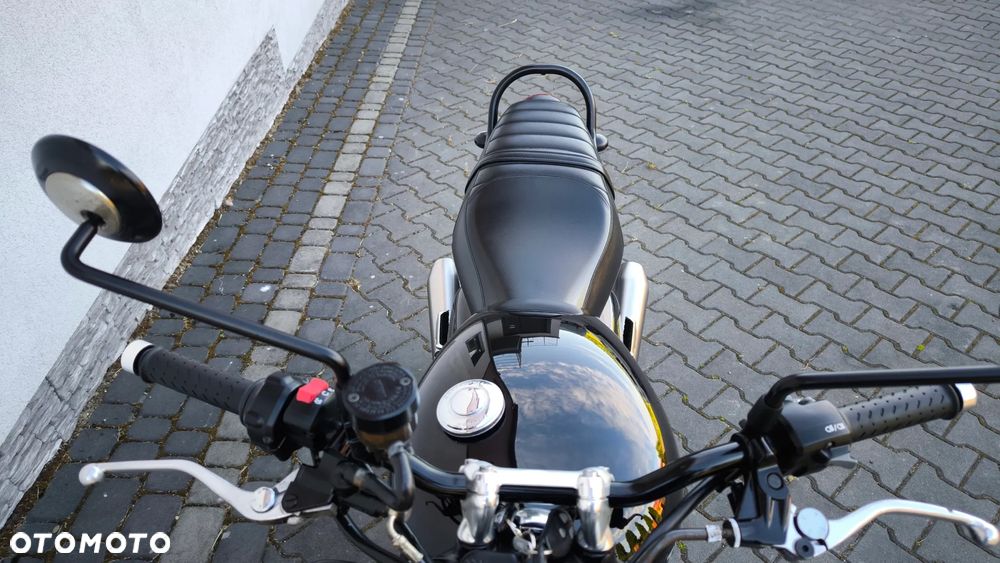 Triumph Street Twin - 30