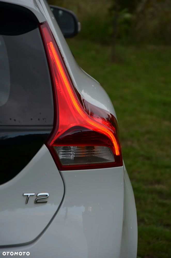 Volvo V40 T2 Kinetic - 33