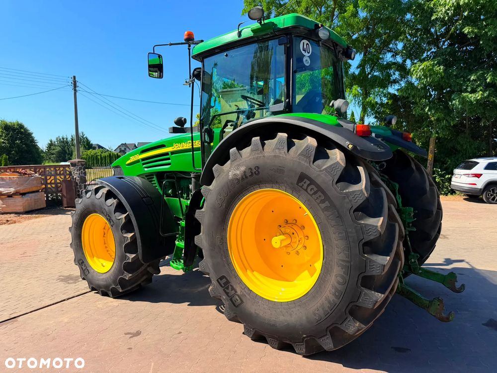 John Deere 7920 - 12