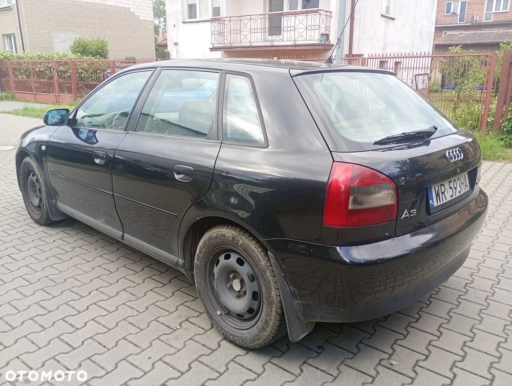 Audi A3 Sportback 1.9 TDI Ambiente - 4