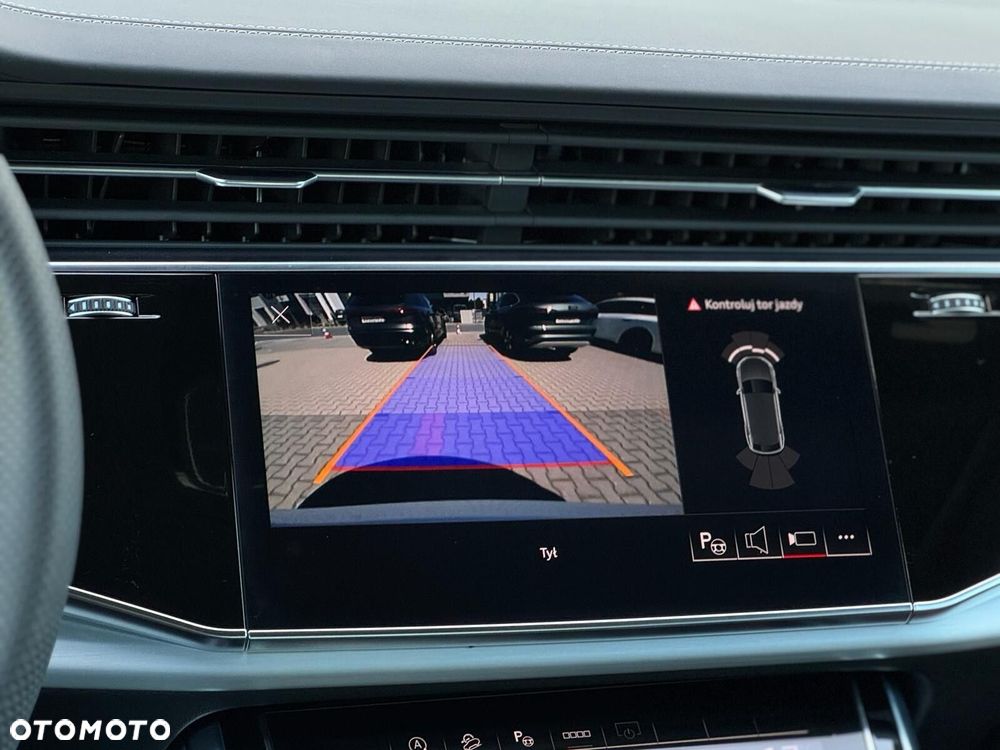 Audi Q8 - 22