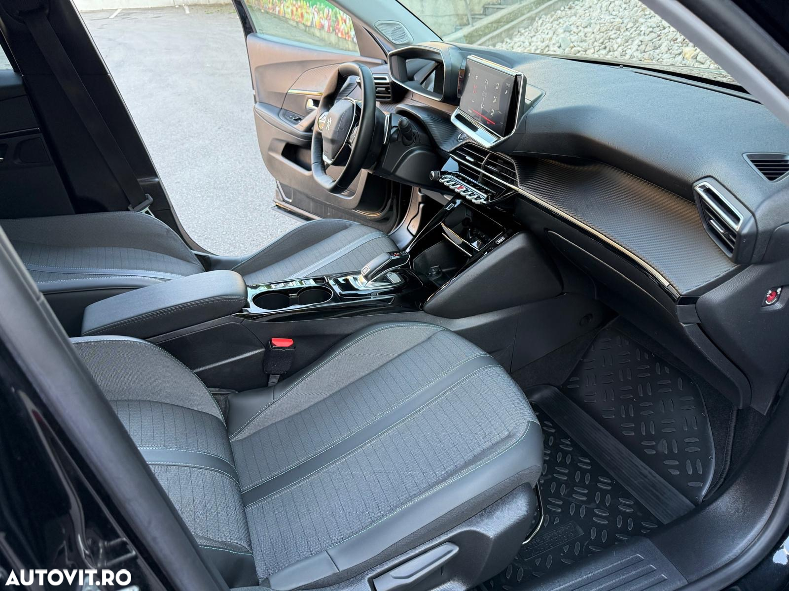 Peugeot 2008 1.5 BlueHDI 130 S&S EAT8 GT - 24