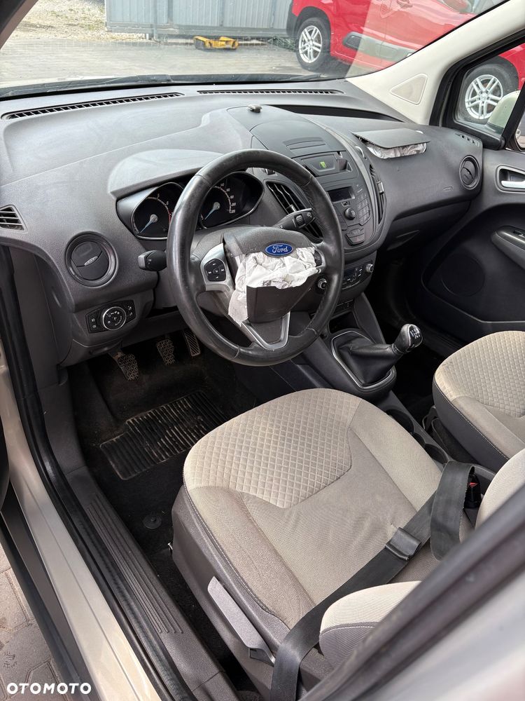 Ford Tourneo Courier 1.0 EcoBoost S&S Titanium - 9