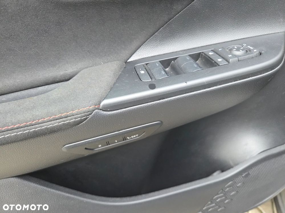 Toyota C-HR 2.0 GR SPORT Premiere - 22