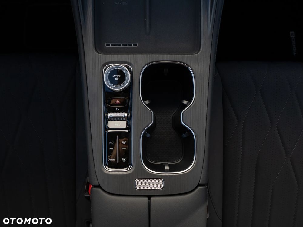 Chery Tiggo 8 1.5 T-GDI Super Hybrid Prestige DCT - 23