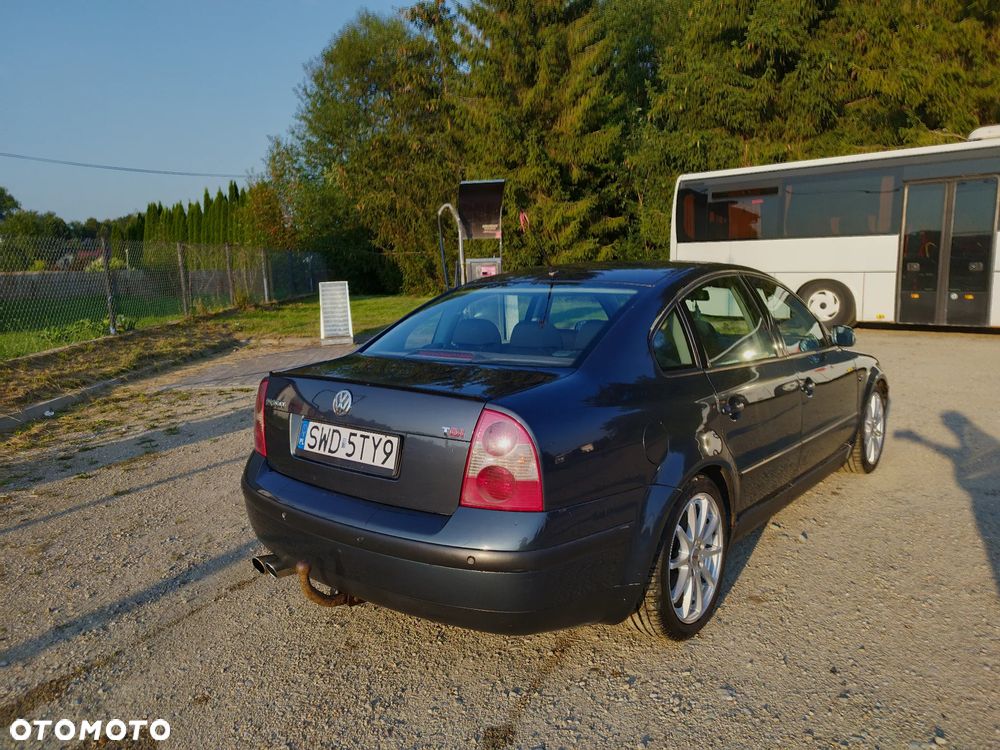 Volkswagen Passat 1.9 TDI Basis - 4