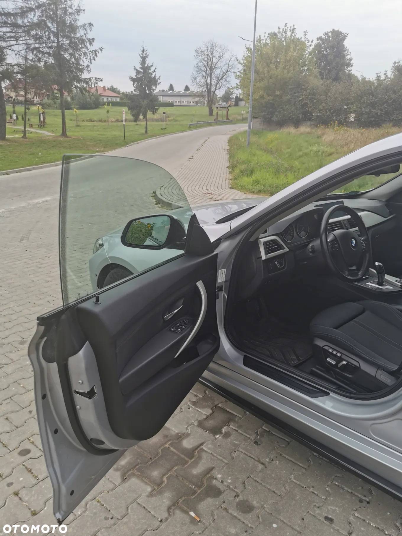 BMW Seria 3 330i xDrive - 16