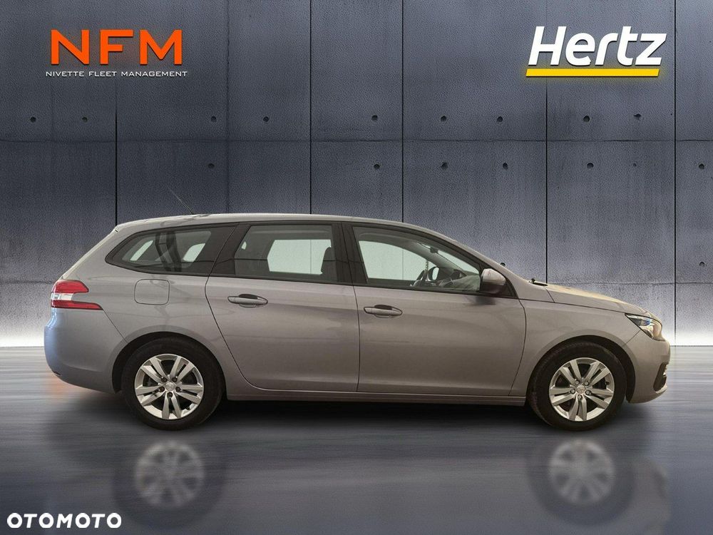 Peugeot 308 - 8