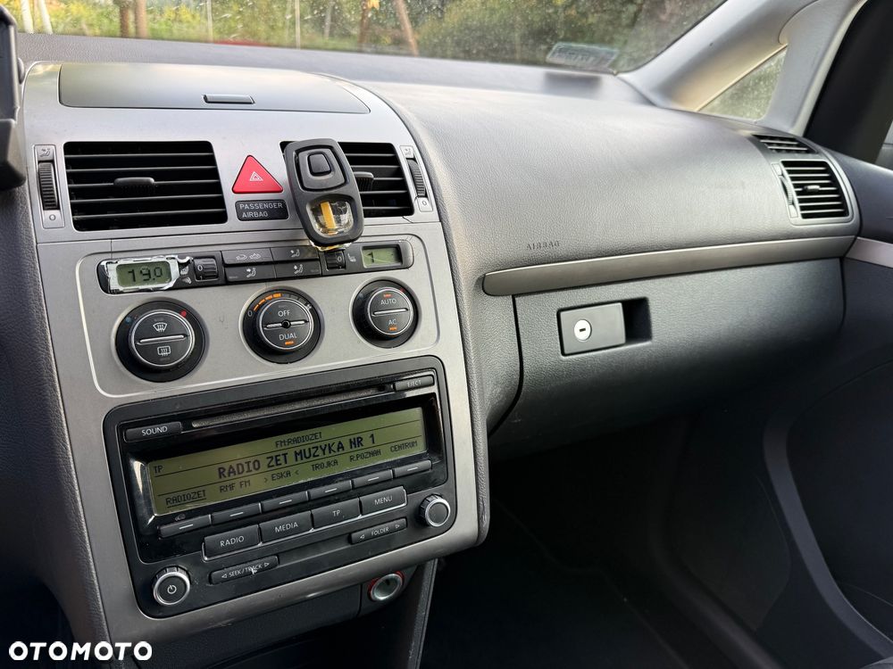 Volkswagen Touran 1.9 TDI DPF Trendline DSG - 6