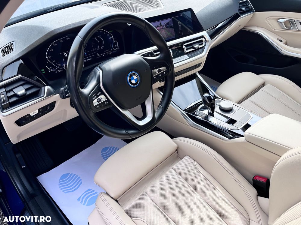 BMW Seria 3 330e Aut. Luxury Line - 25