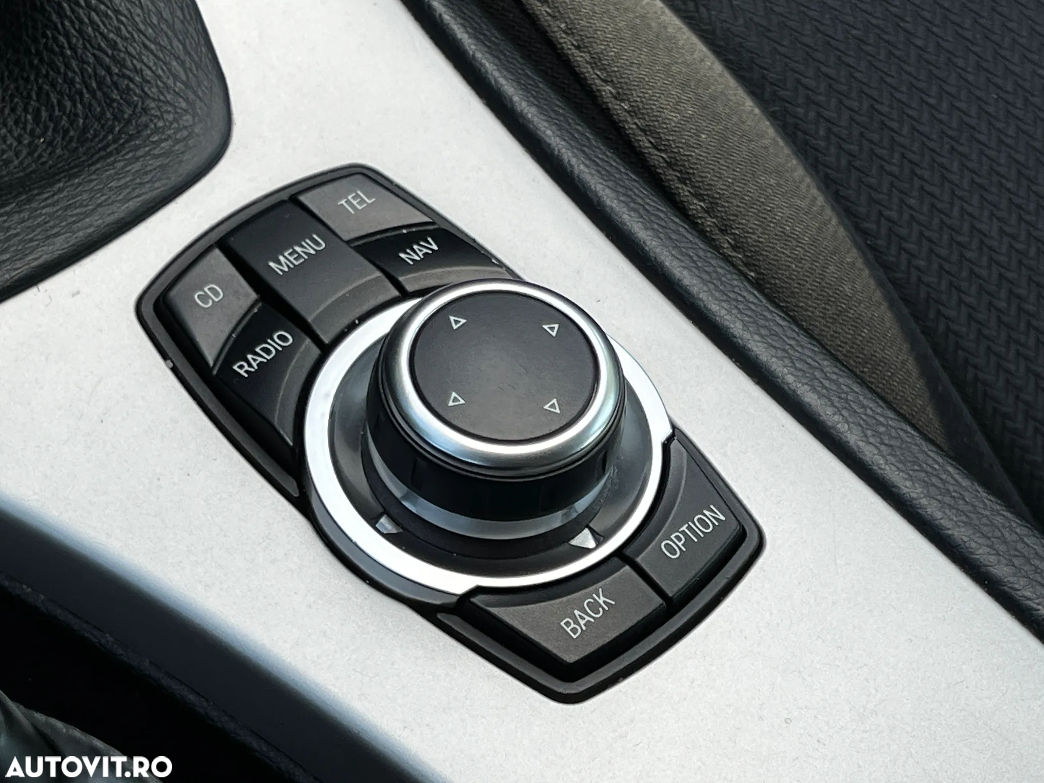 BMW Seria 3 318d DPF Touring - 17