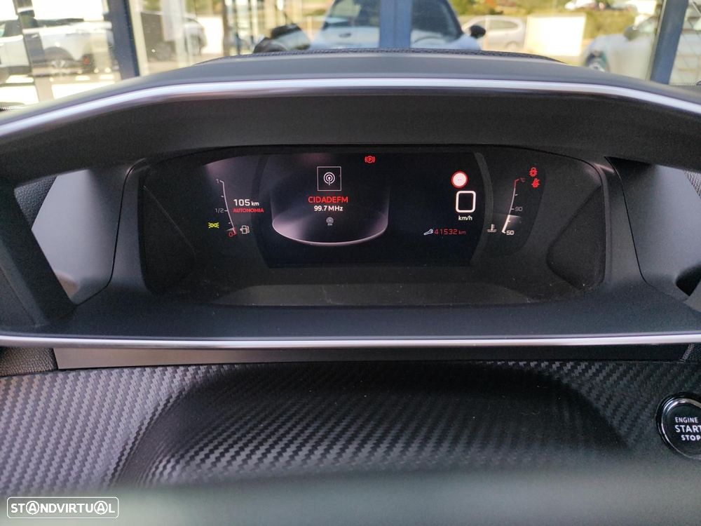 Peugeot 2008 1.2 PureTech Allure Pack - 26