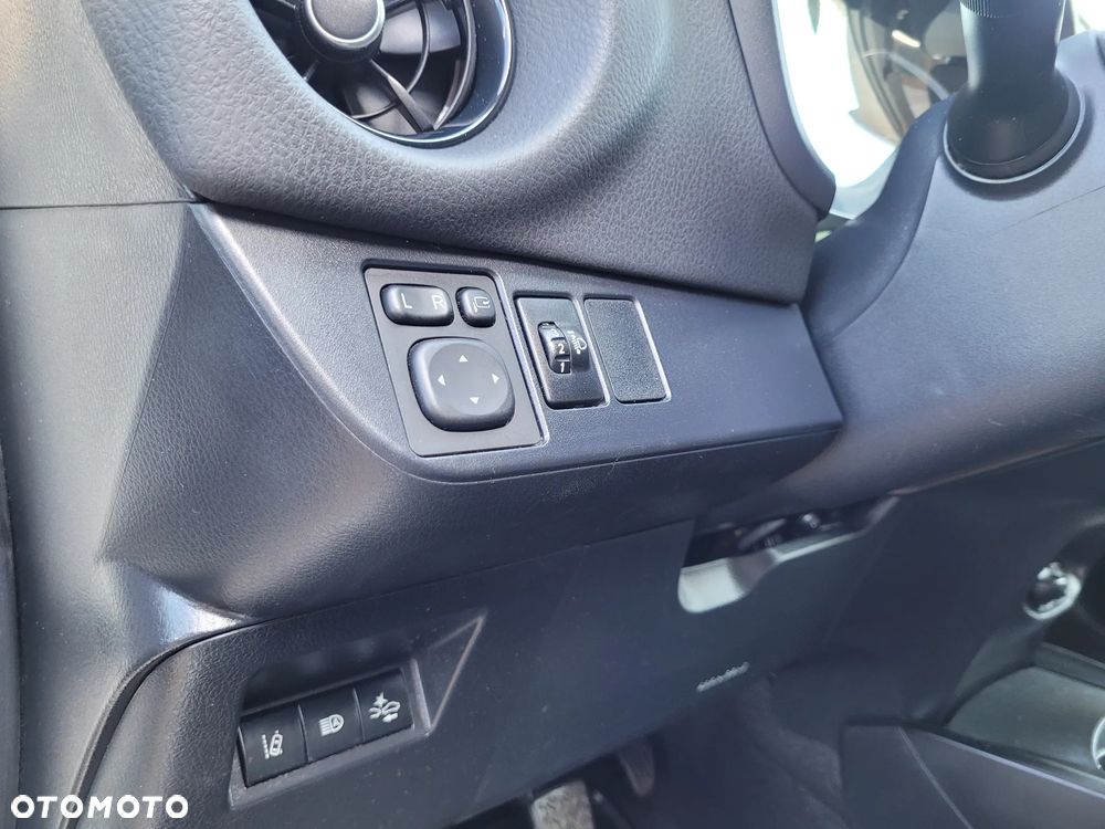 Toyota Yaris - 13