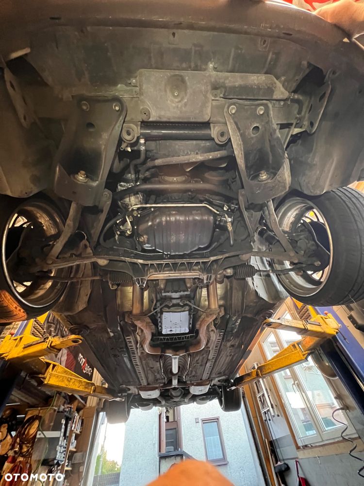 Lexus LS Standard - 23
