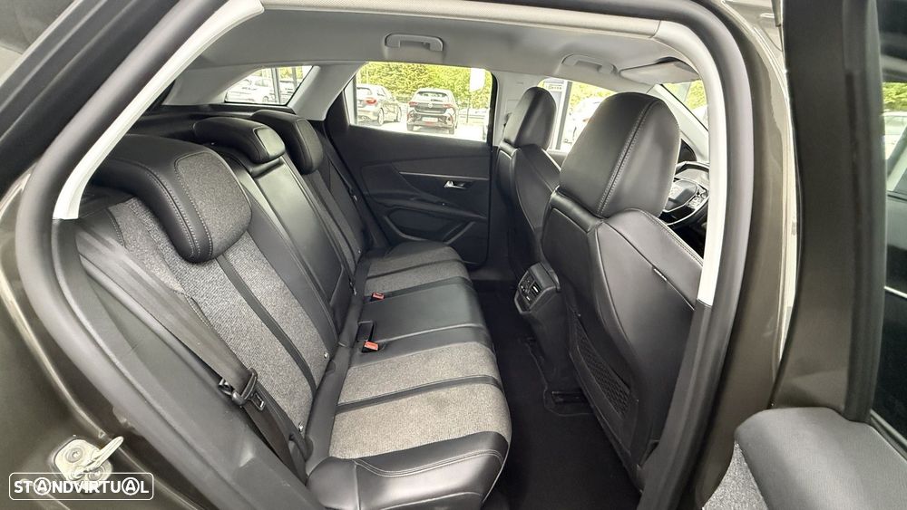Peugeot 3008 1.5 BlueHDi Allure - 18