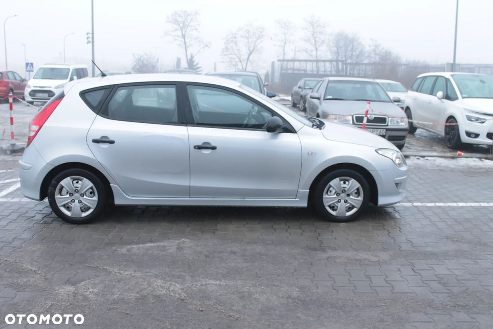 Hyundai i30 i30cw 1.4 blue Comfort - 14