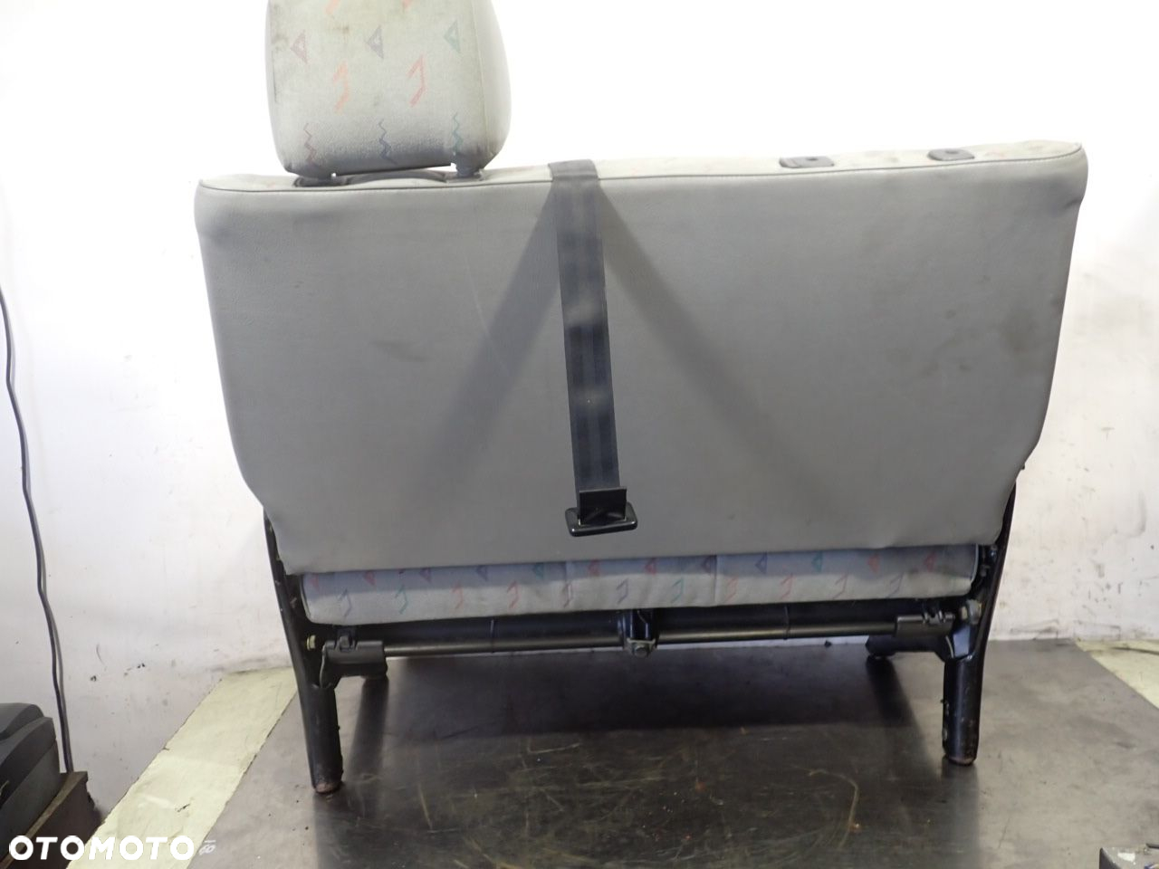 FOTEL BLIŹNIAK DRUGI RZĄD VOLKSWAGEN T4 TRANSPORTER 1.9 - 8