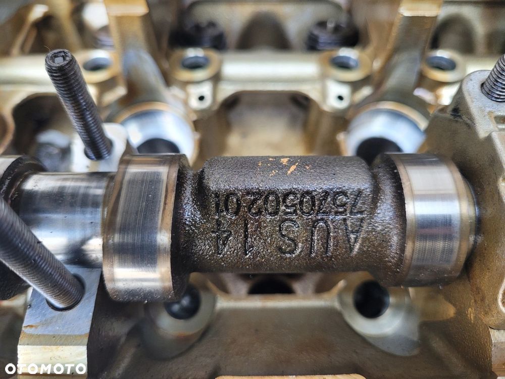 GŁOWICA SILNIKA BMW N62B48 LEWA 7540320 0177227 7542612 - 8