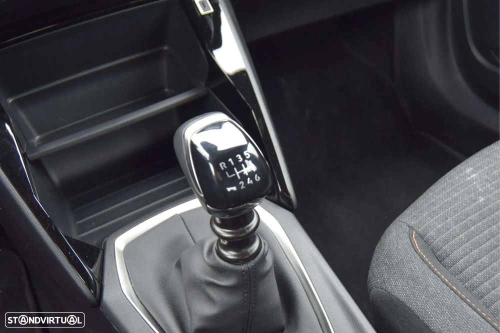 Peugeot 2008 1.2 PureTech Style - 23