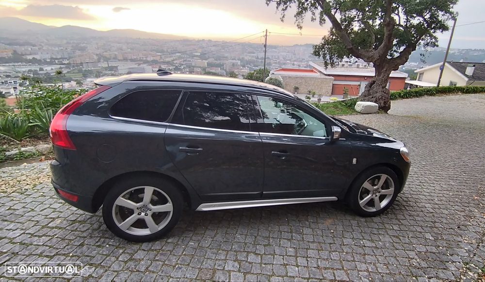 Volvo XC 60 2.0 D4 DRIVe R-Design - 4