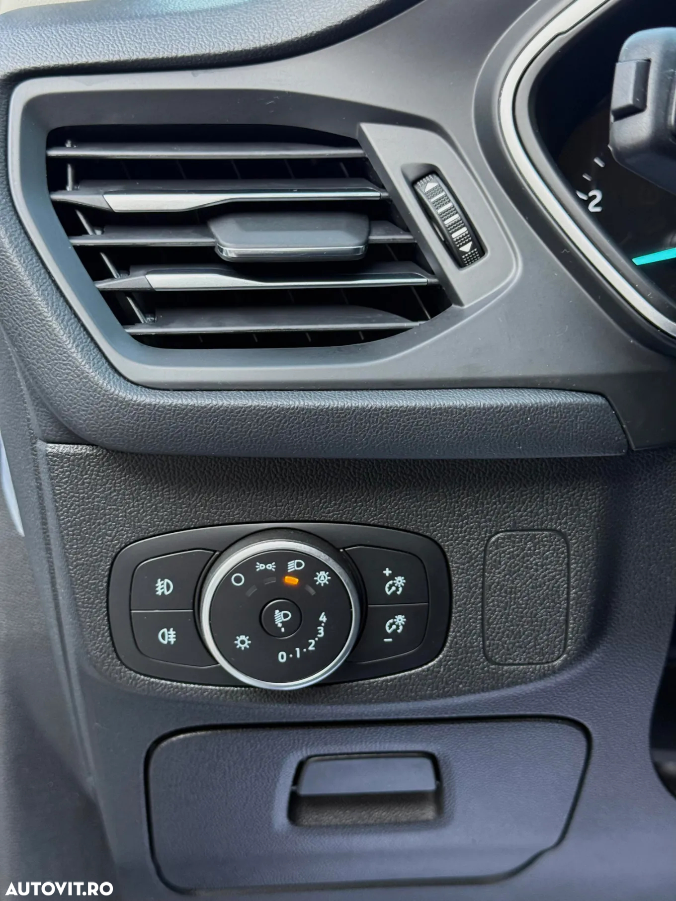 Ford Focus 1.0 EcoBoost Trend Edition - 27