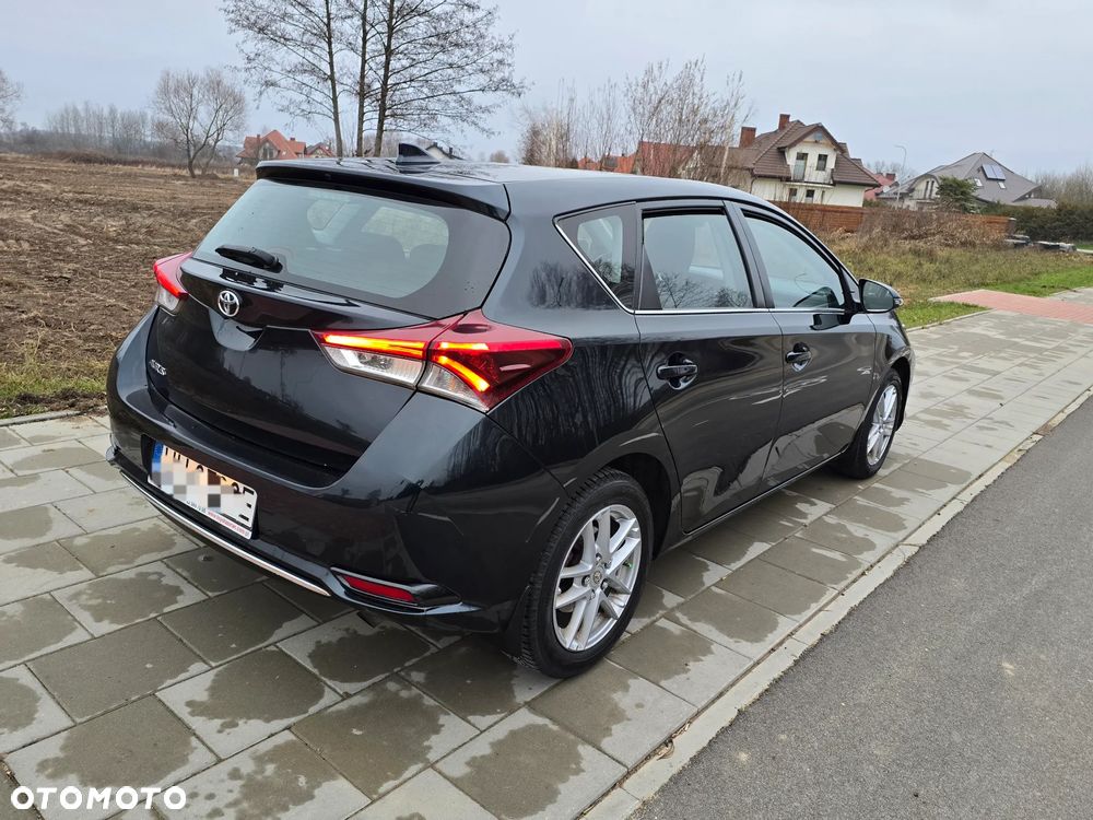 Toyota Auris 1.6 Premium Comfort - 10