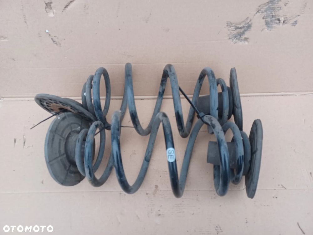 SPRĘŻYNY TYŁ OPEL ASTRA H KOMBI - 1