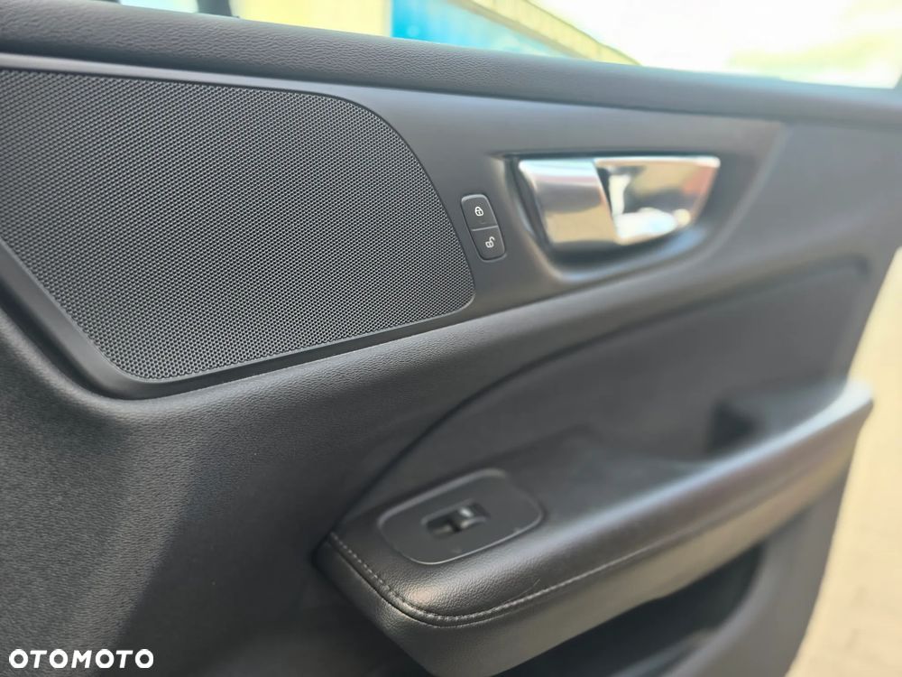 Volvo V60 D4 AWD Geartronic Momentum - 28