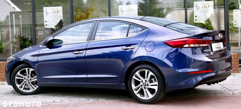 Hyundai Elantra - 9