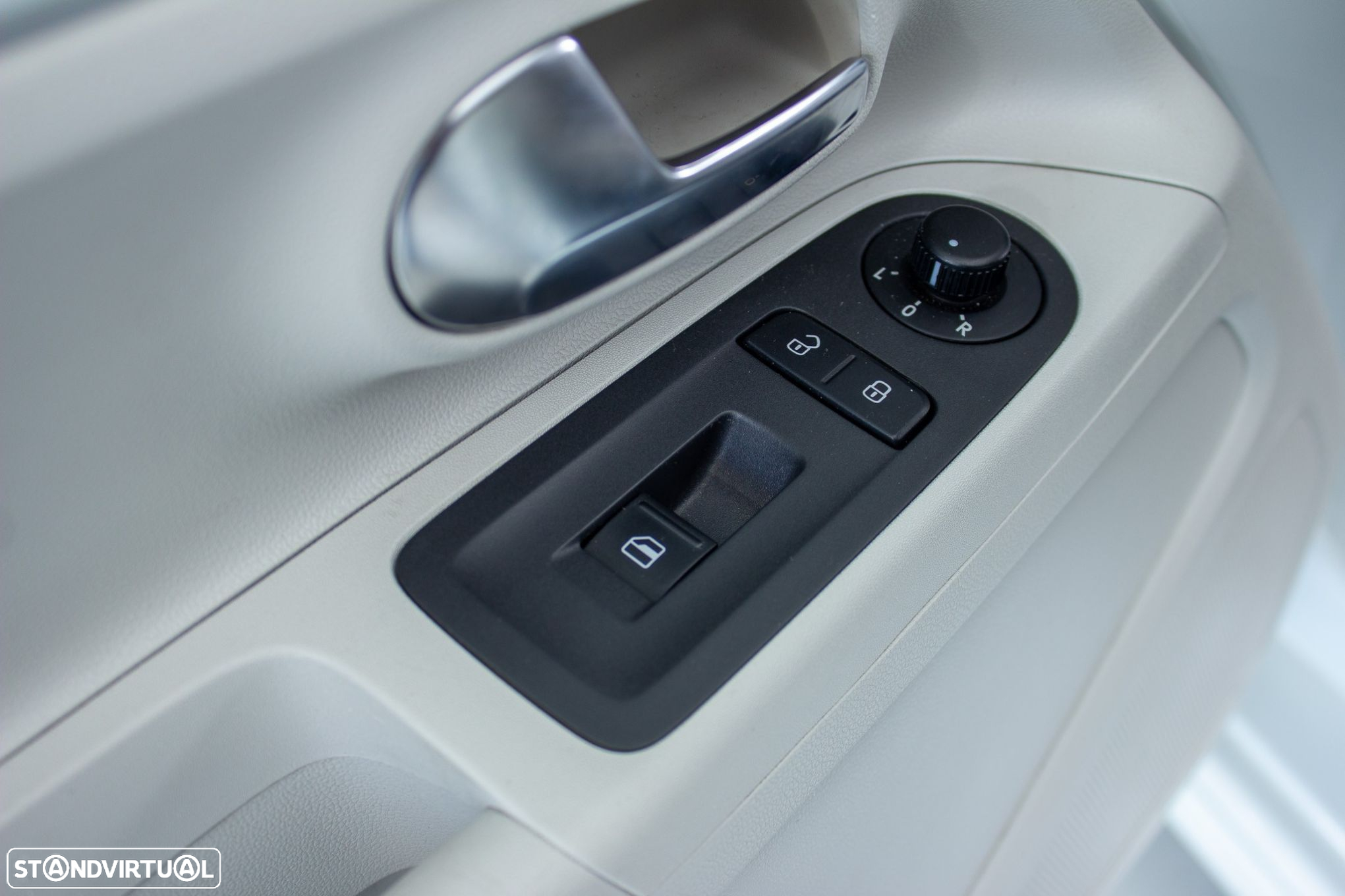 VW e-Up! AC - 19