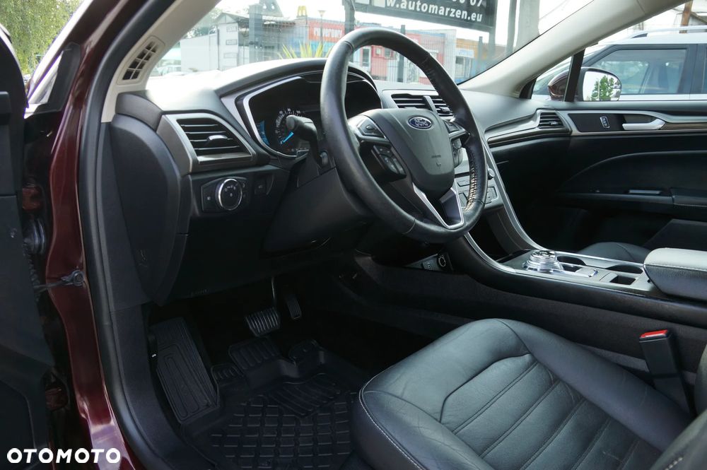 Ford Mondeo 2.0 EcoBoost Titanium - 24