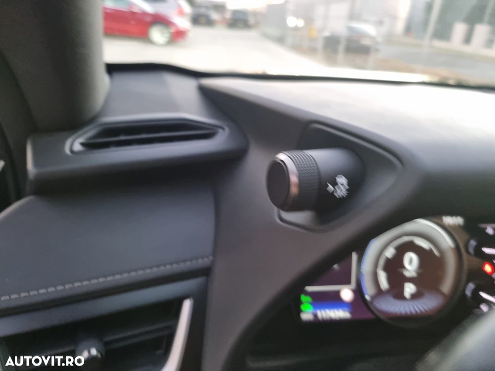 Lexus UX - 24