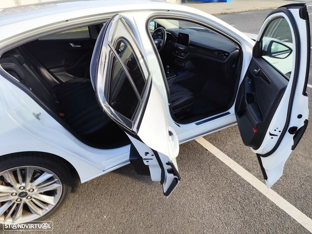 Ford Focus 1.0 EcoBoost MHEV Vignale - 17